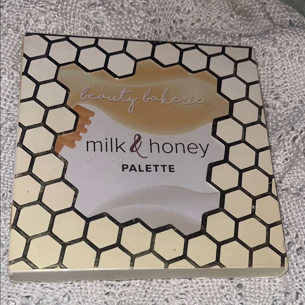 Beauty Bakerie highlight palette